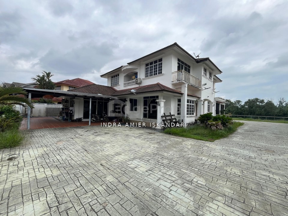BANGLO 2 TINGKAT FULLY FURNISHED D IBAI GOLF RESORT, KUALA TERENGGANU. With 24h security, Terengganu, Kuala Terengganu