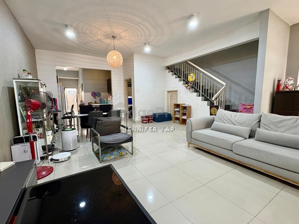 Spacious and Comfortable Home for the Family in Sutera Damansara Petaling Jaya, Selangor, Damansara Damai