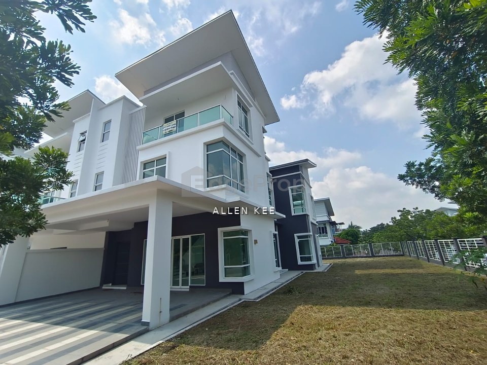 Beautifully Maintained Semi-D | Prime Sentosa Heights | Move-In Ready, Selangor, Kajang