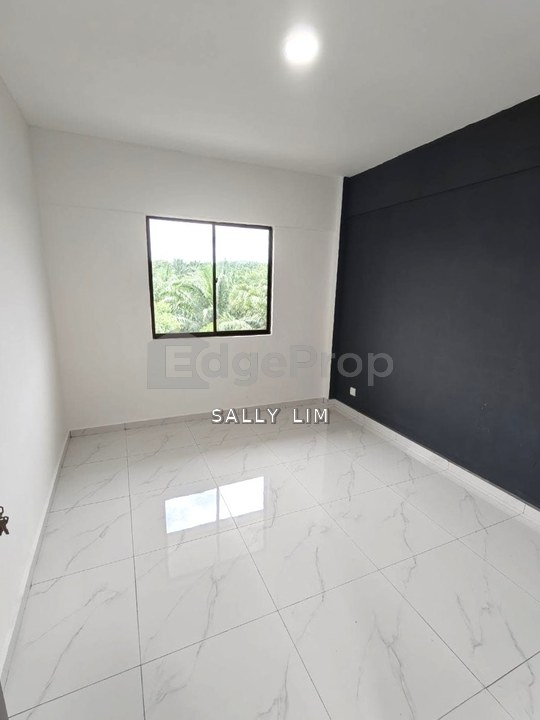 Bunga Daisi @ Plentong Utama Medium Low Cost Flat Renovated Unit For Sale, Johor, Plentong