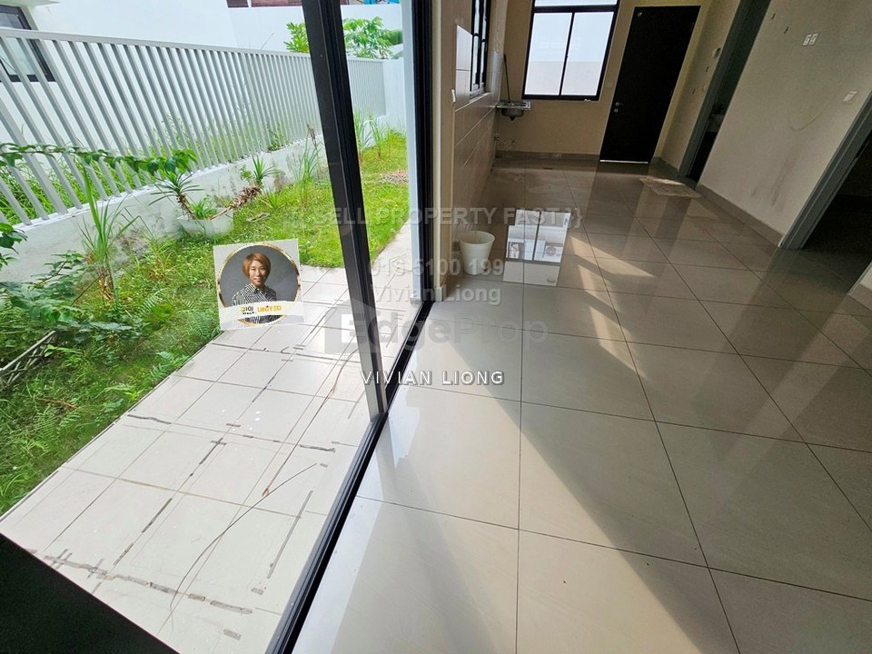 AVENS RESIDENCE @ SOUTHVILLE CITY BANGI【CORNER with 10ft Land, 3sty Superlink 22x75sf, 7rooms, 6bath】, Selangor, Bangi