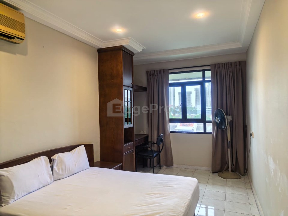 Pierce palace 2 car parks furnished 2300 opposite island hospital , Penang, Pulau Tikus