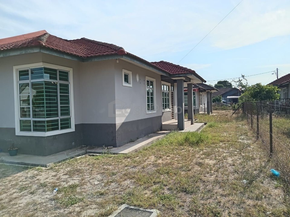 RUMAH SEMI D TAMAN PINGGIRAN UNIVERSITI, BACHOK, KELANTAN, Kelantan, Bachok