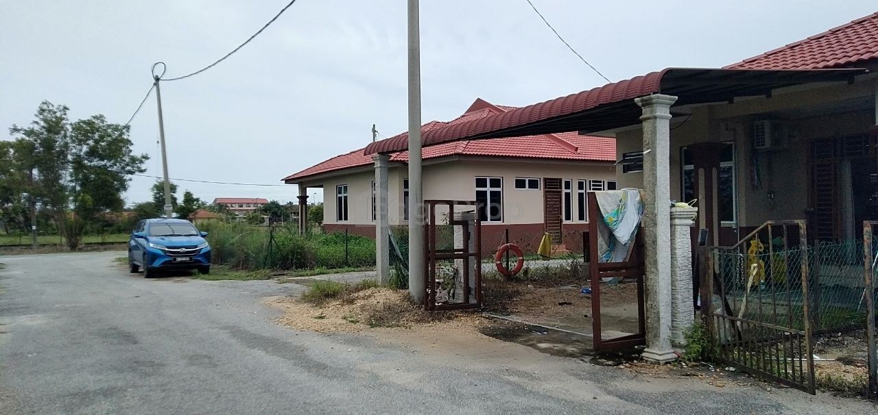 TERES SETINGKAT END LOT TAMAN TELONG BACHOK KELANTAN, Kelantan, Bachok