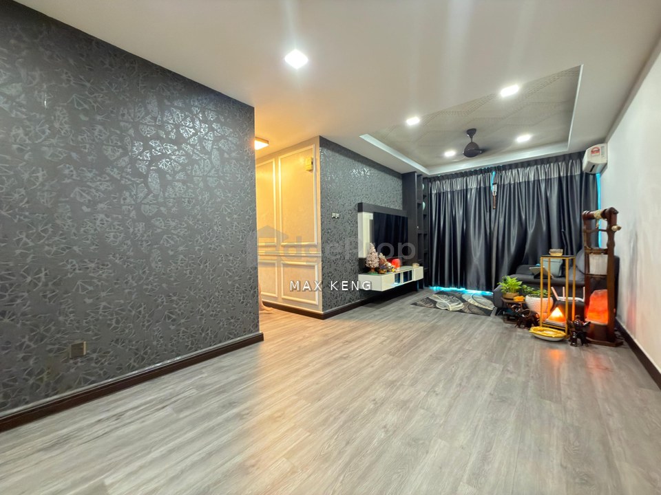 Kipark Apartment Tampoi Indah Mid Floor Corner Unit Fully Renovated Furnished G&G, Johor, Tampoi