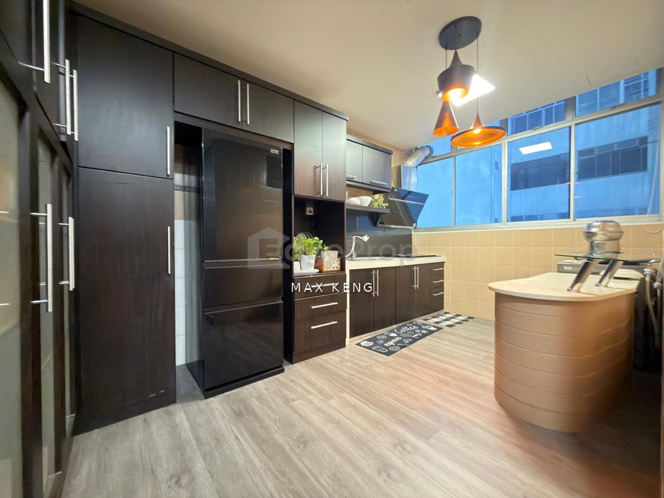 Kipark Apartment Tampoi Indah Mid Floor Corner Unit Fully Renovated Furnished G&G, Johor, Tampoi