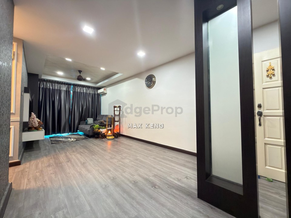 Kipark Apartment Tampoi Indah Mid Floor Corner Unit Fully Renovated Furnished G&G, Johor, Tampoi