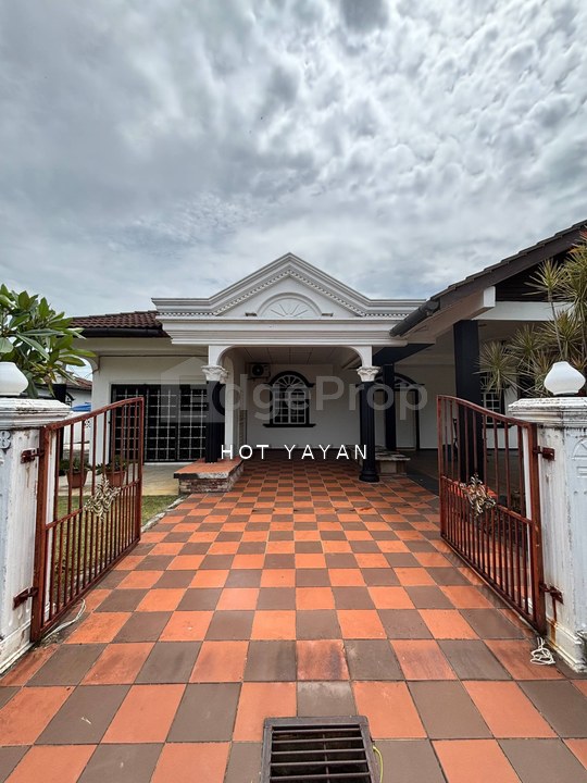 Taman Desa Jenderam Hilir