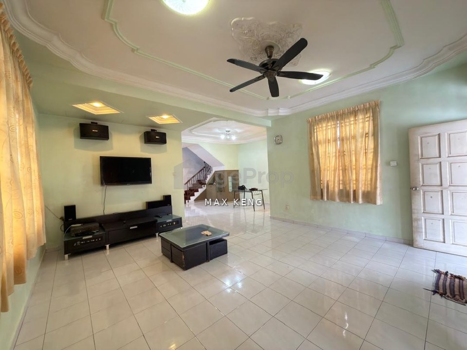 Bukit Indah 17 Double Storey Superlink Endlot 28x75 Basic Renovated Furnished, Johor, Bukit Indah