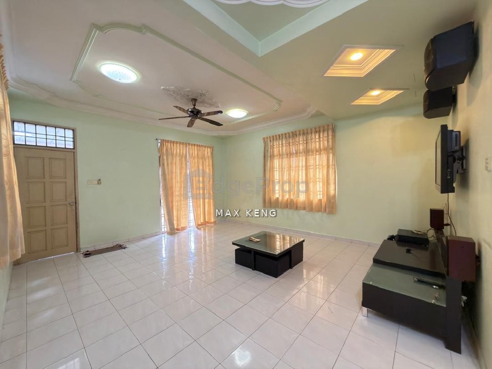 Bukit Indah 17 Double Storey Superlink Endlot 28x75 Basic Renovated Furnished, Johor, Bukit Indah