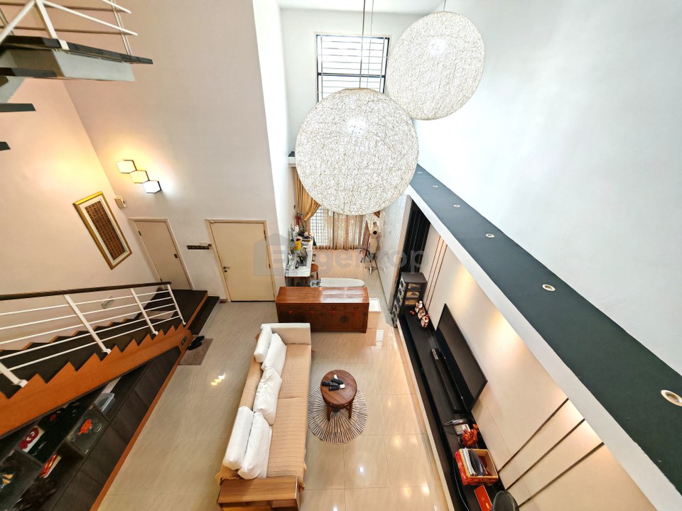 Meadows 3 Storey House Gated Guarded Good location & Conditioning, Kuala Lumpur, Sungai Besi