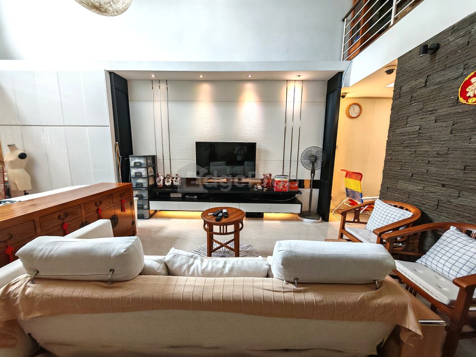 Meadows 3 Storey House Gated Guarded Good location & Conditioning, Kuala Lumpur, Sungai Besi