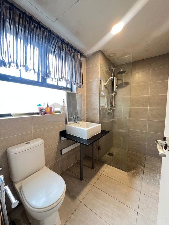 1 Bedroom Fully Furnished Corner unit, Selangor, Ara Damansara
