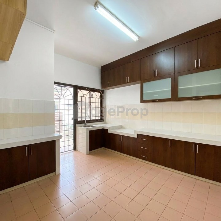 Corner Taman Putra Prima Double Storey Terrace for Sale, Selangor, Puchong