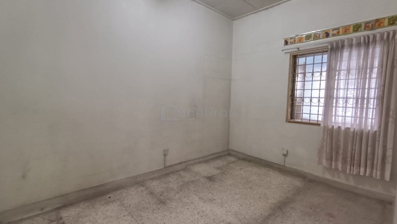 taman perling 1storey house, Johor, Segamat