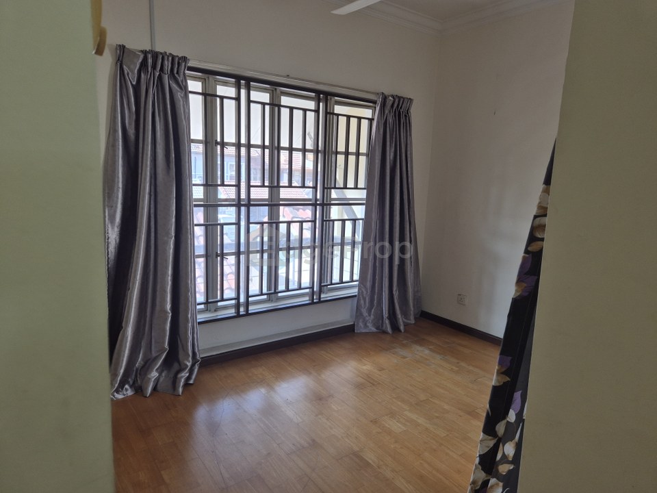 Putra Heights Section 10  Double Storey Super Link (26x75), Selangor, Subang Jaya