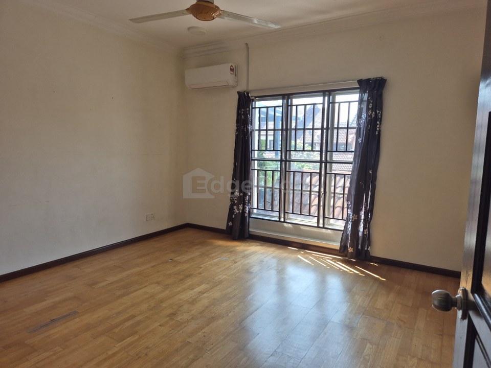 Putra Heights Section 10  Double Storey Super Link (26x75), Selangor, Subang Jaya