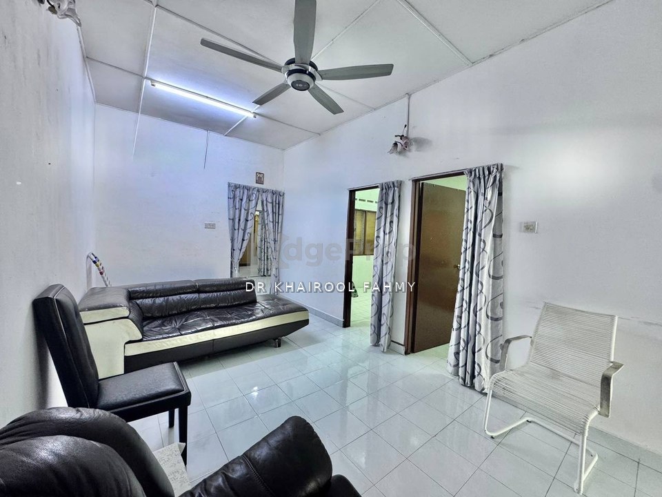 Taman Purnama Simpang Renggam Johor Single Storey Terrace Renovated Open Facing Playground, Johor, Simpang Renggam