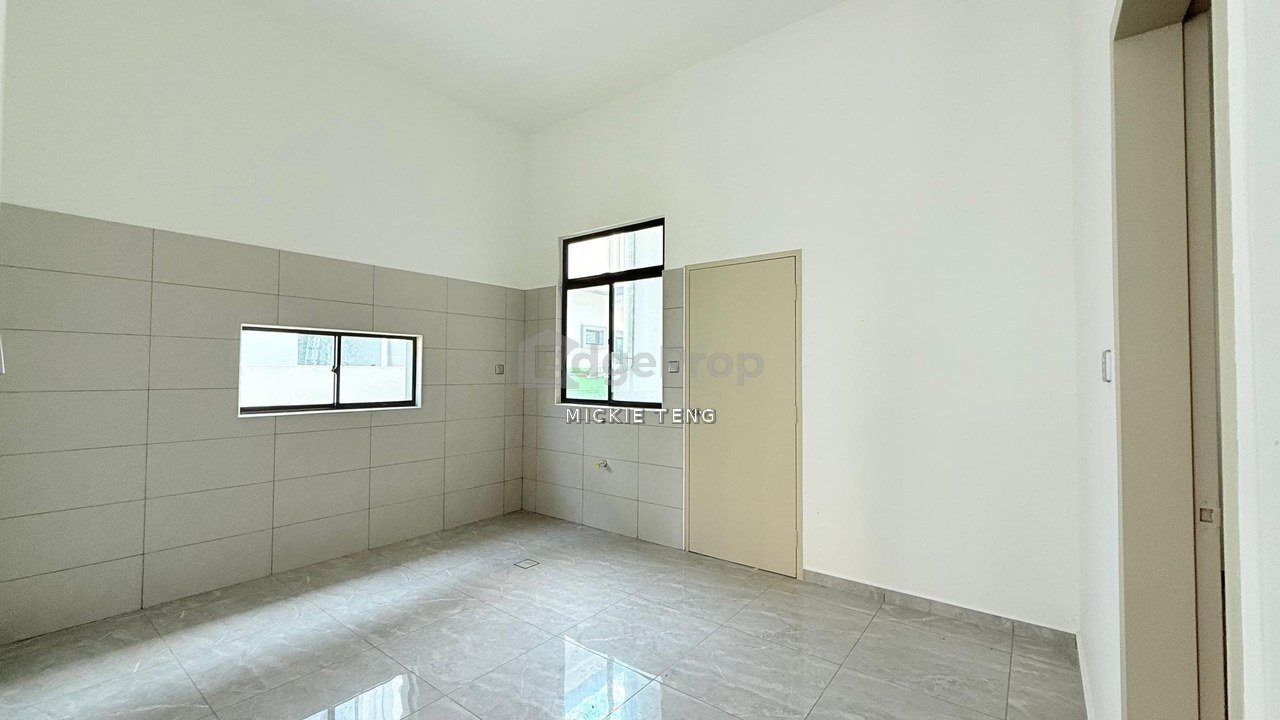BRAND NEW FREEHOLD DOUBLE STOREY SEMI D BANDAR BOTANI PARKLAND JASIN , Melaka, Jasin