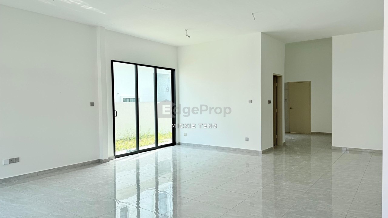 BRAND NEW FREEHOLD DOUBLE STOREY SEMI D BANDAR BOTANI PARKLAND JASIN , Melaka, Jasin