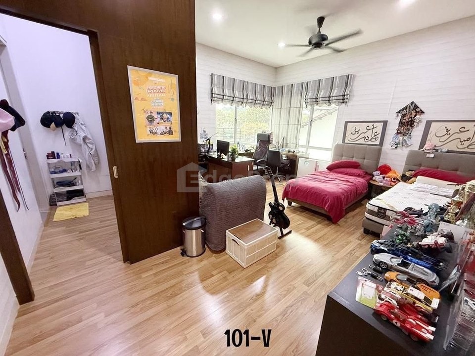 Fully Renovated & Extended 3 Sty Semi D Laman Seri Seksyen 13 Shah Alam, Selangor, Shah Alam