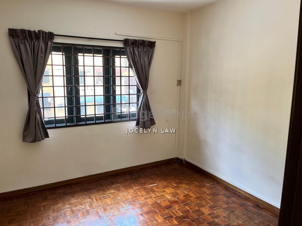 Limited first floor 3 rooms apartment at Lily & Jasmine Tampoi, Johor, Tampoi