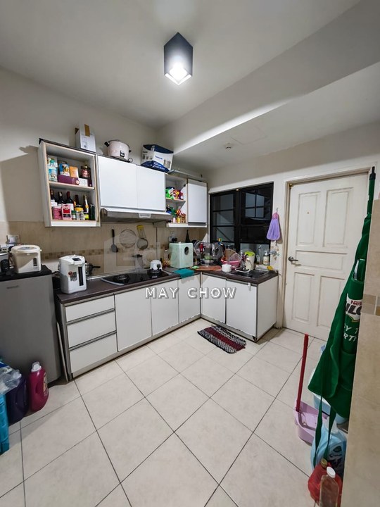 Suria Utama Townhouse