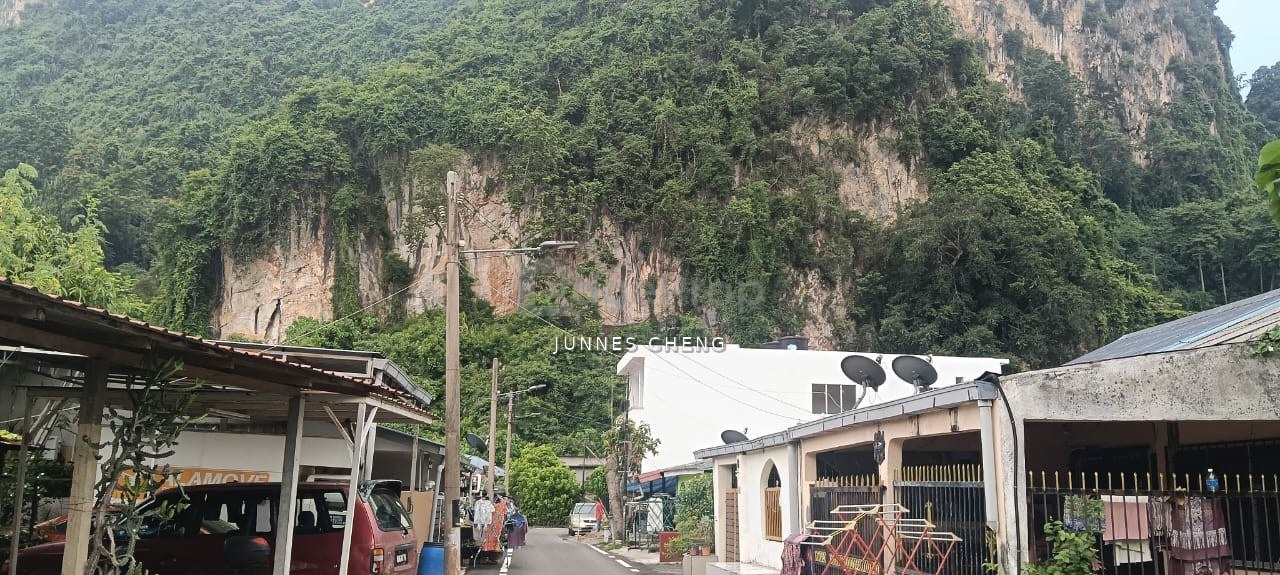 Kampung Melayu Wira Damai
