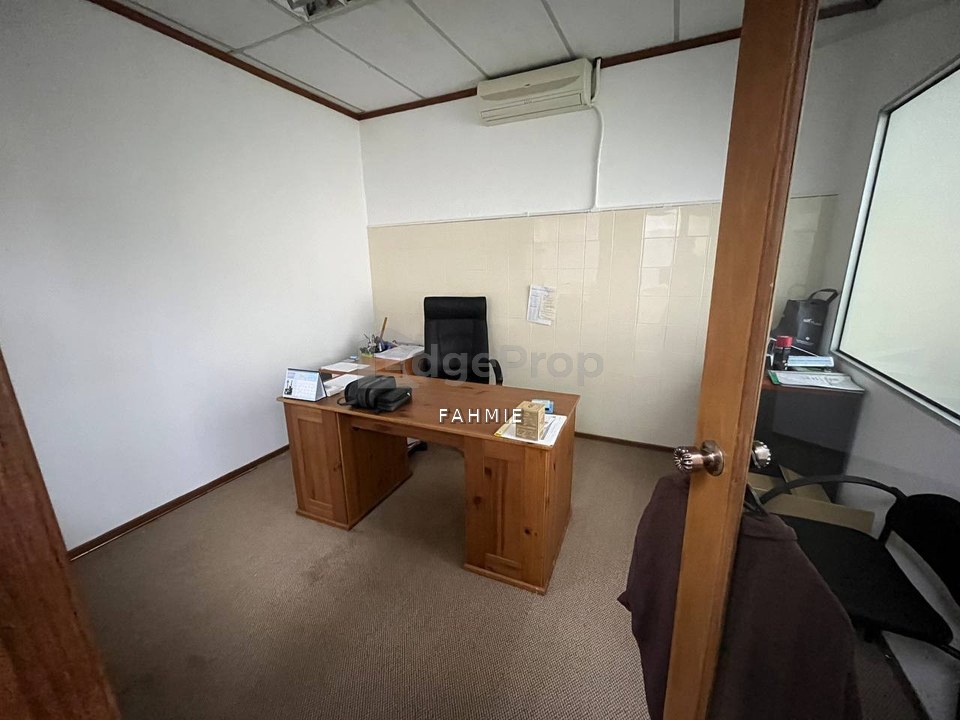 Facing main road. Surrounded by condominiums. Non bumi lot. Seksyen 10. Wangsa Maju. , Kuala Lumpur, Wangsa Maju