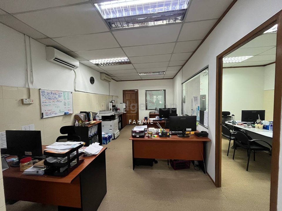 Facing main road. Surrounded by condominiums. Non bumi lot. Seksyen 10. Wangsa Maju. , Kuala Lumpur, Wangsa Maju