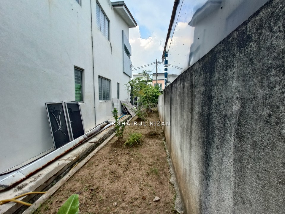 TAMAN SAUJANA RAWANG END LOT FOR SALE, Selangor, Rawang
