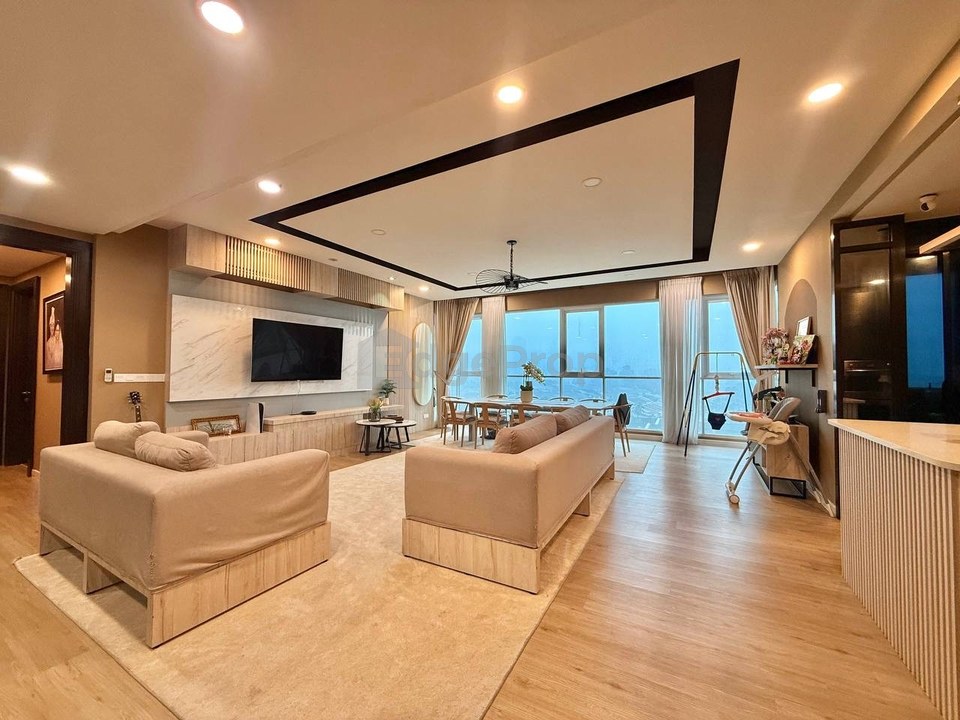 Uptown Residences