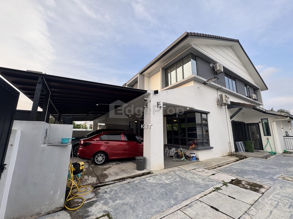 Premium Fully Renovated 2.5 Storey Semi D @ Residence Hills,Senawang,Seremban, Negeri Sembilan, Seremban