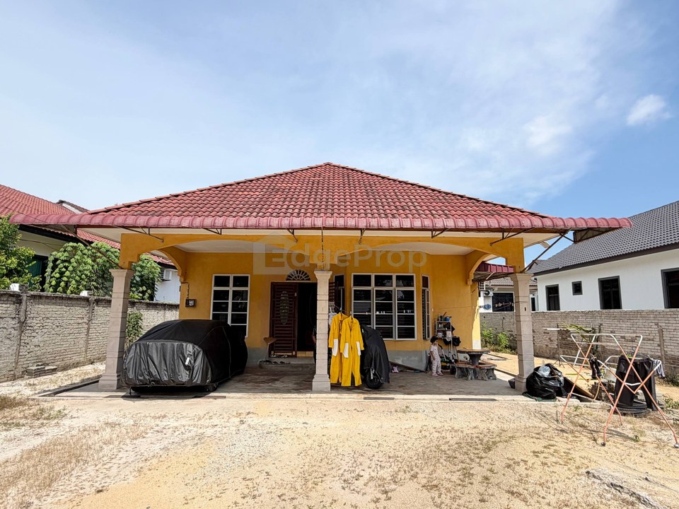 Banglo Kg Baru Kemasik, Terengganu, Kemasik