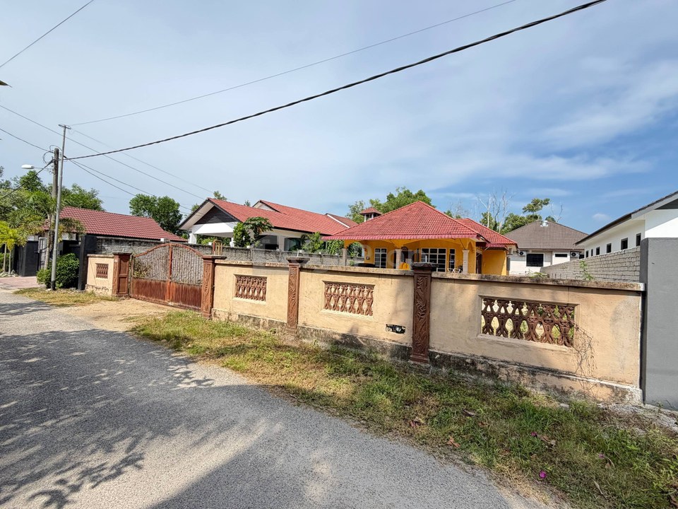 Banglo Kg Baru Kemasik, Terengganu, Kemasik