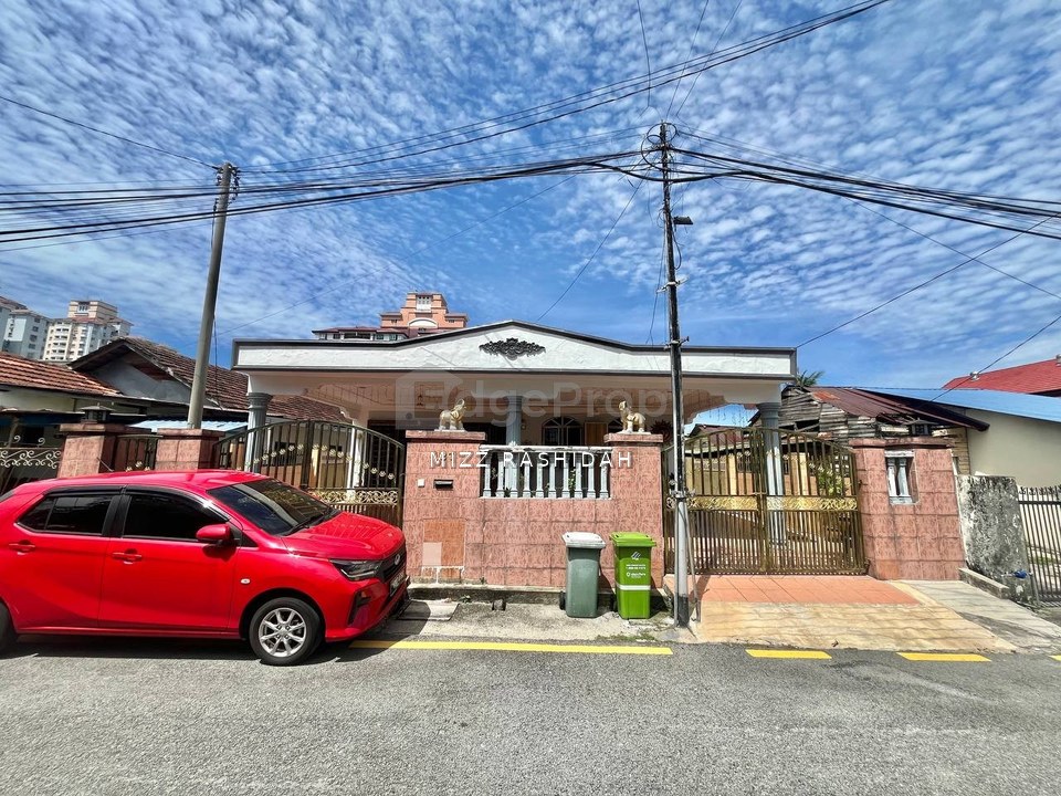 Jalan Desa Pandan 