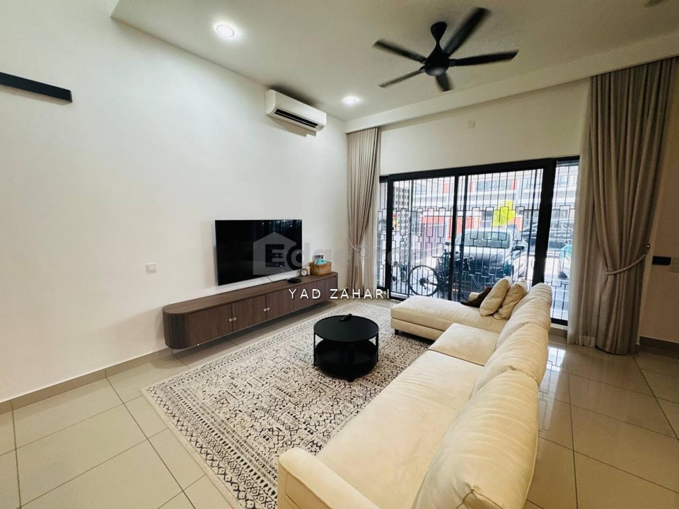 Elmina Green 5, Shah Alam | 2-Storey Terrace 4 Bedrooms | RM870K - Renovated & Partly Furnished, Selangor, Shah Alam