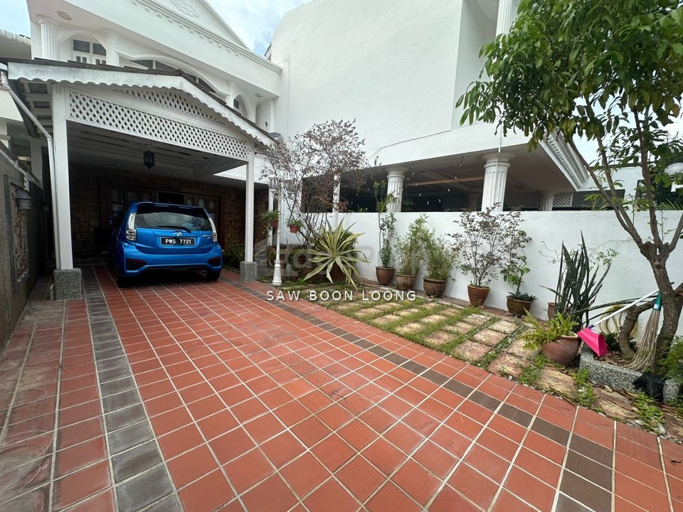 Tingkat Sungai Ara