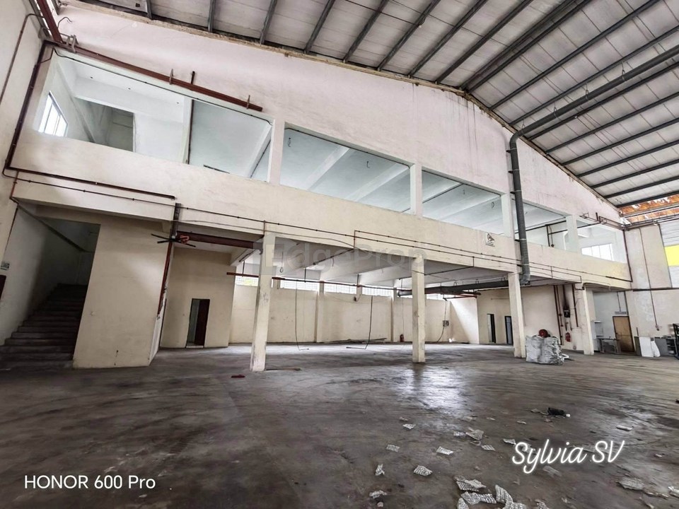 Land 43, 594sqft
- Power Supply 400amps
-3ton/m2
- With CF, Selangor, Bandar Puncak Alam