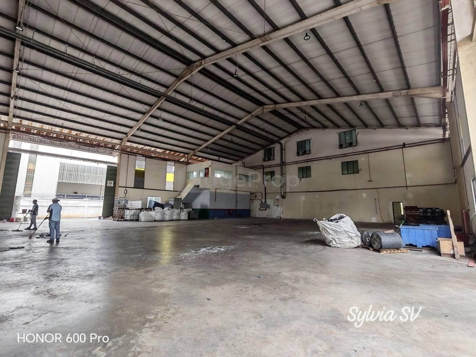 Land 43, 594sqft
- Power Supply 400amps
-3ton/m2
- With CF, Selangor, Bandar Puncak Alam
