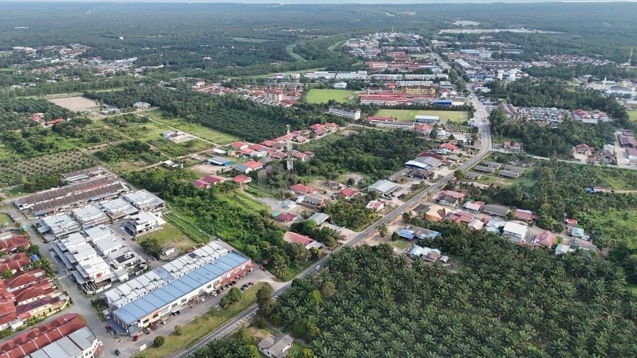 1.2 Acres Converted Residential Land @ Benut, Pontian, Johor. Pekan Nanas, Johor, Benut