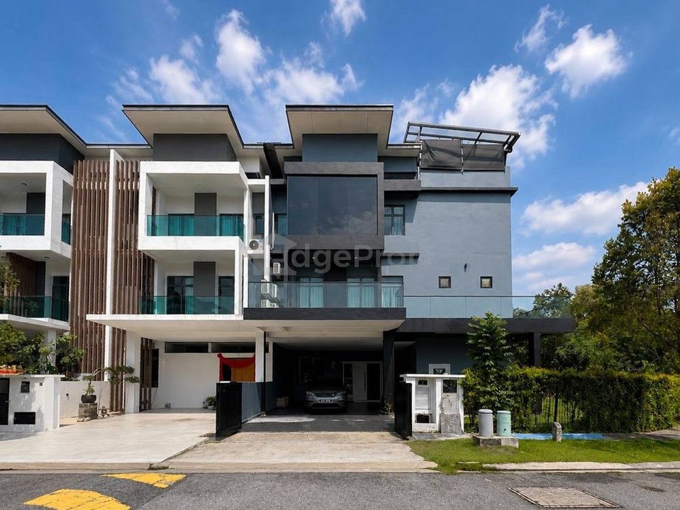 Taman Nusaputra Timur