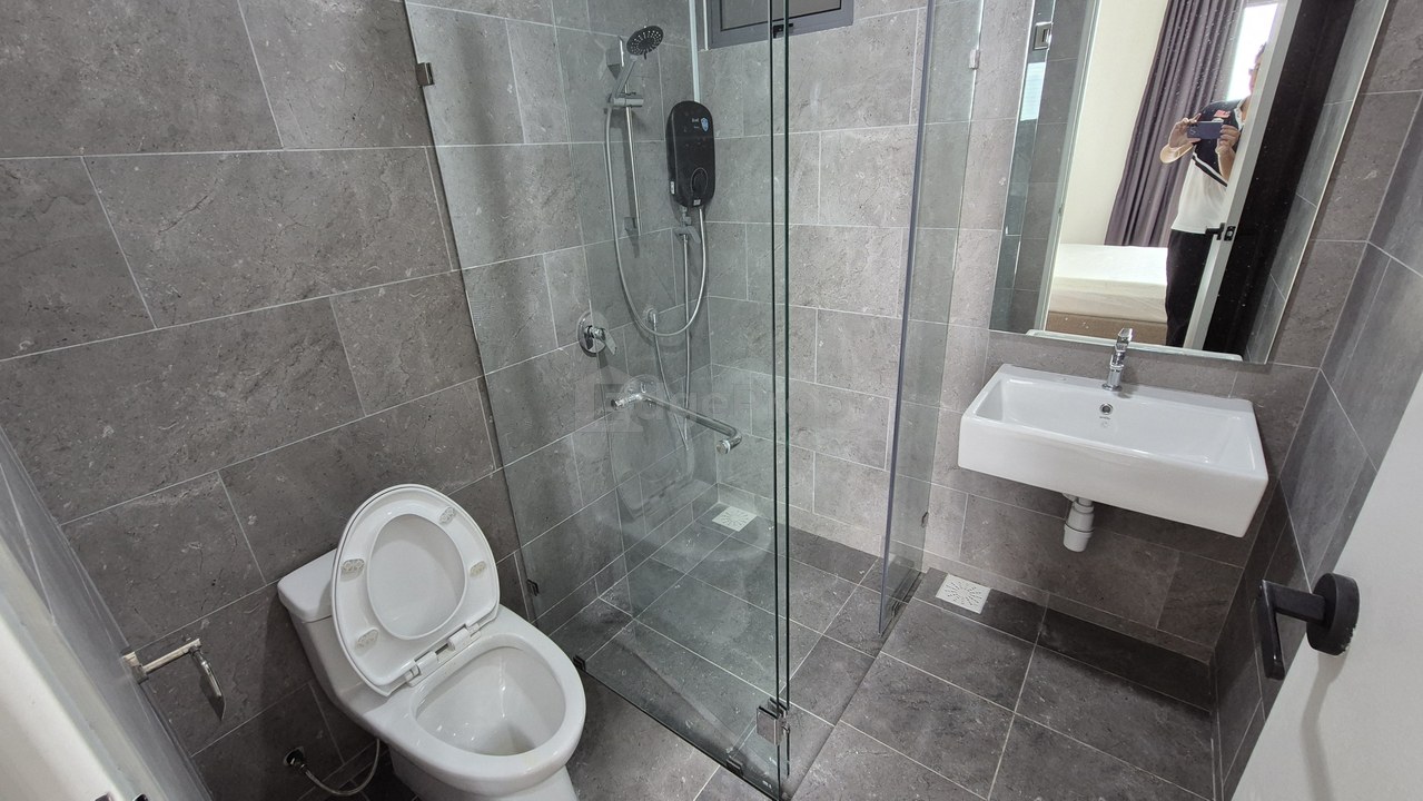 Northbank Renna Residence 2B2B Fully Furnished with Invisible Grills, Sarawak, Kuching