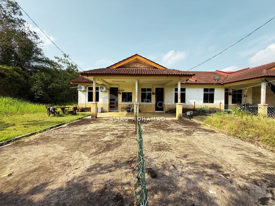 [TANAH LUAS]2 Unit Rumah Teres Setingkat di Taman Tapai Indah, Wakaf Tapai, Terengganu