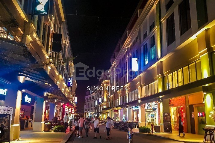 PLAZA ARCADIA, DESA PARKCITY
