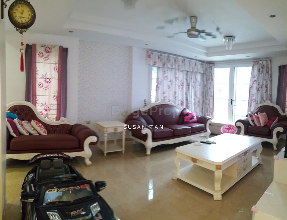 Signal Hill bungalow with swimming pool, Sabah, Kota Kinabalu