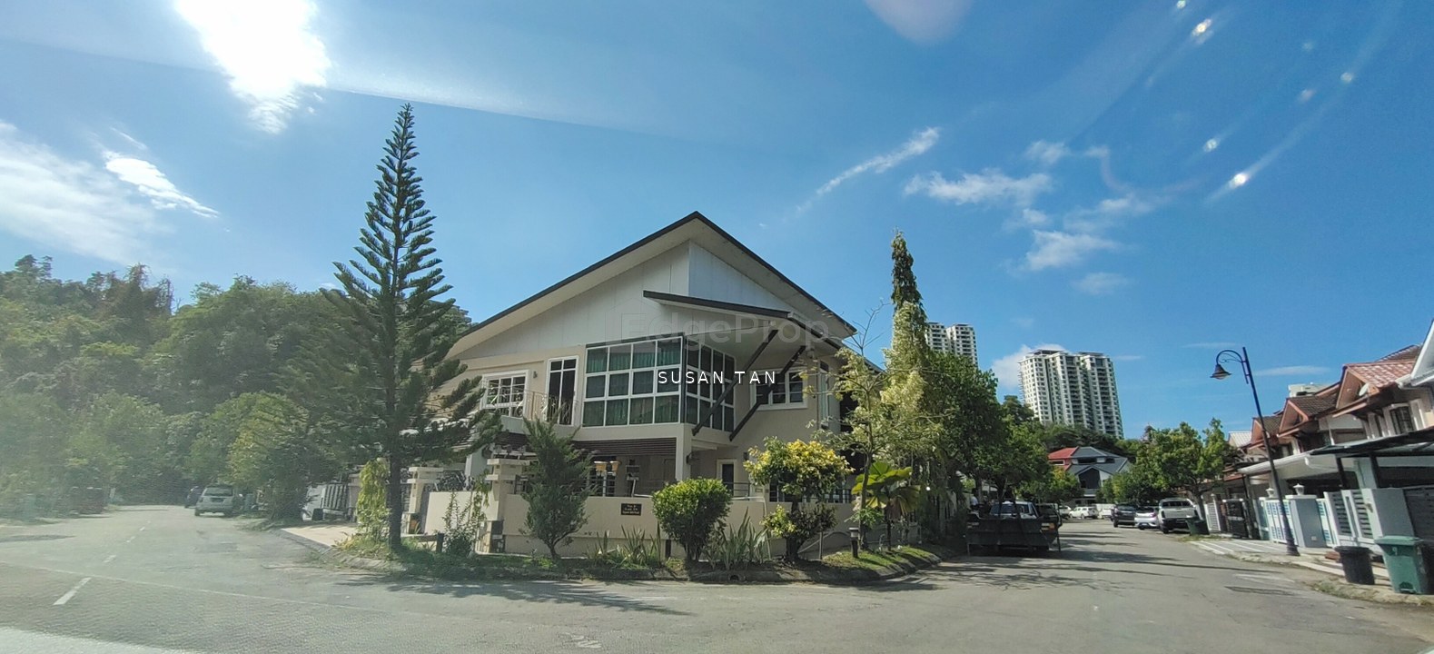 Signal Hill bungalow with swimming pool, Sabah, Kota Kinabalu