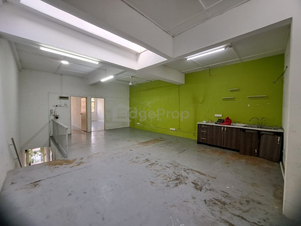 Shop Office 1sft Floor at Taman OUG for RENT