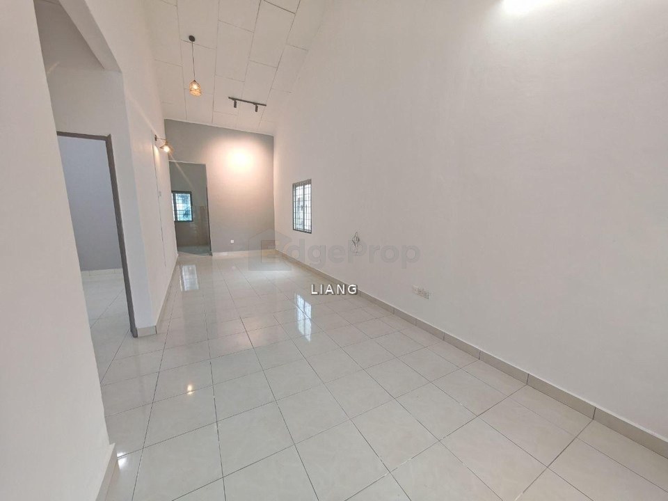 Taman Mengkibol Kluang Single Storey End Lot Terrace House For Sale Freehold, Johor, Kluang