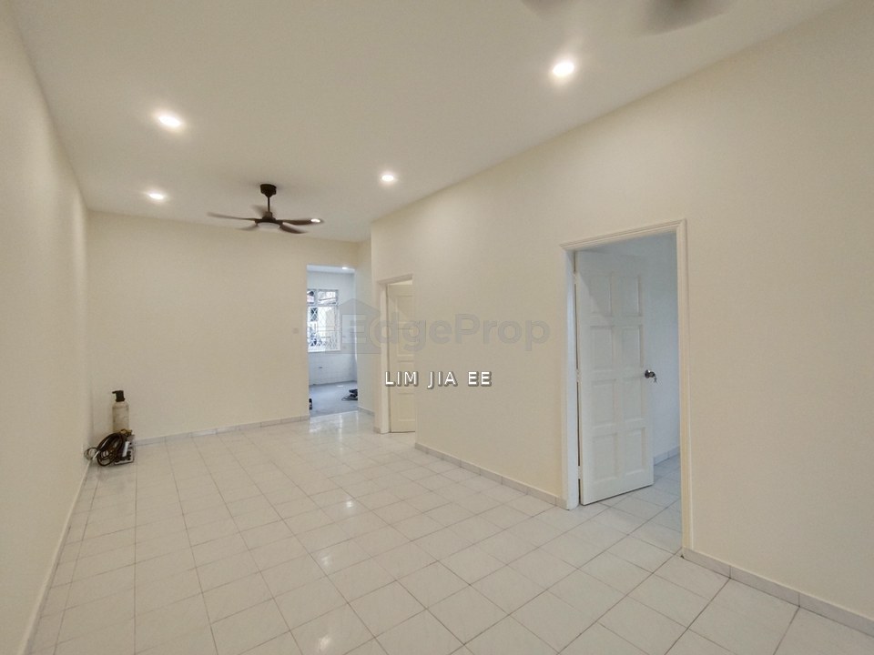 Taman Senai Utama Single Storey Terrace House Endlot For Sale, Johor, Senai
